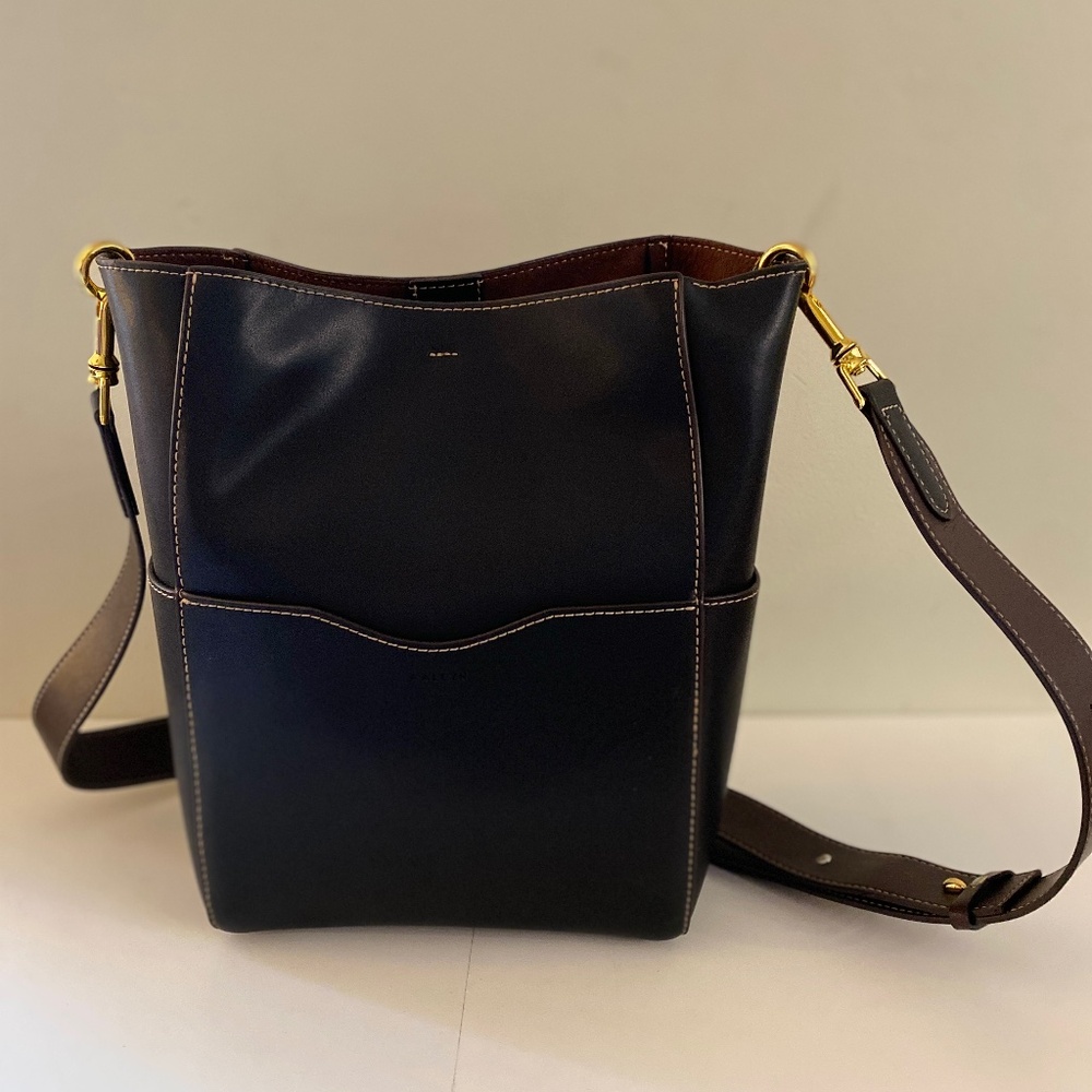 AALLYN Jordan Bucket Bag
